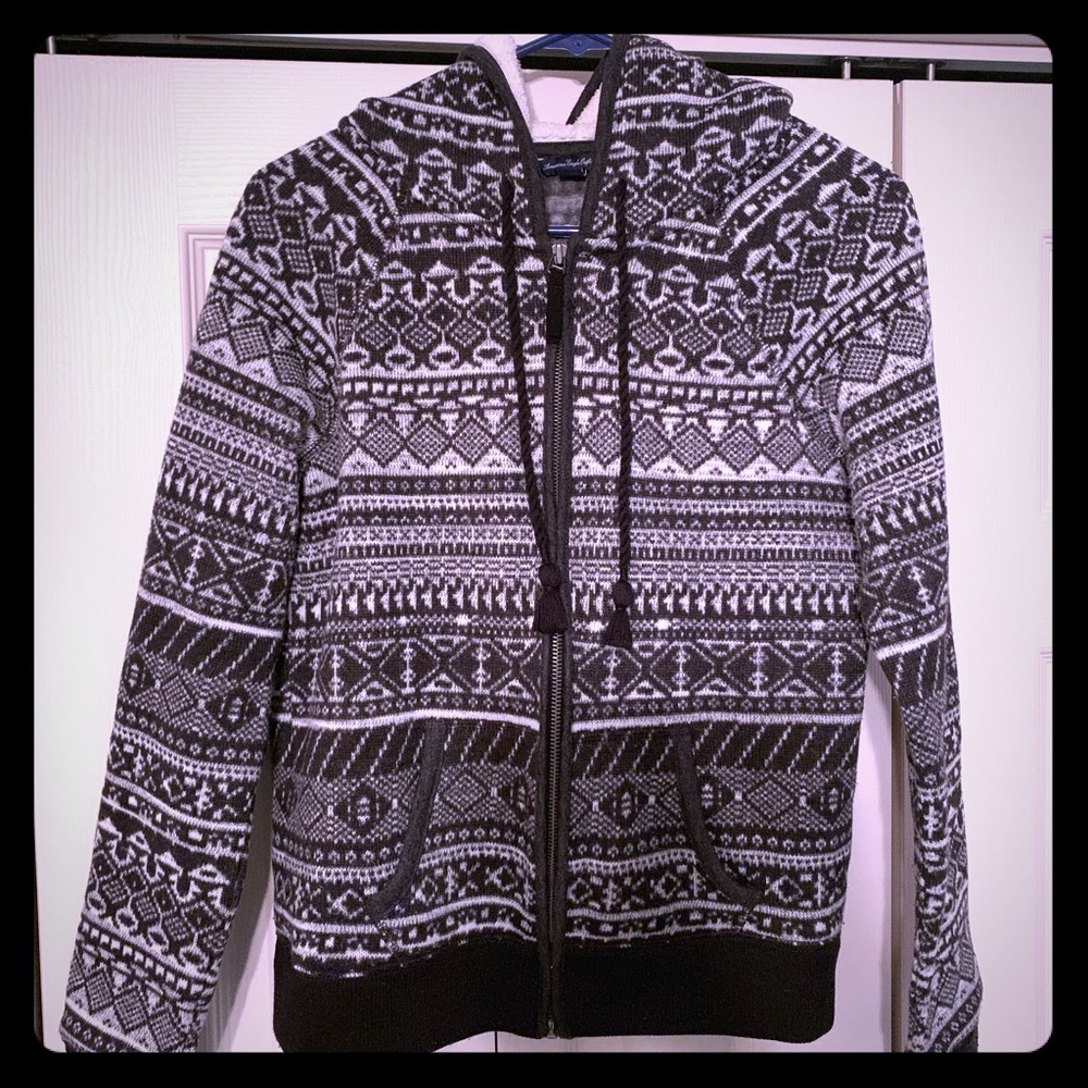Size M - American Eagle zip up hoodie
